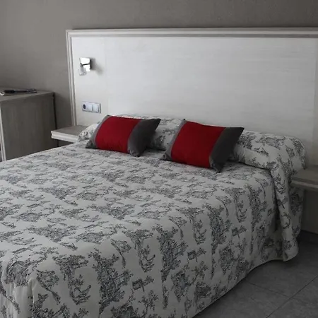 Planas 3* Салоу